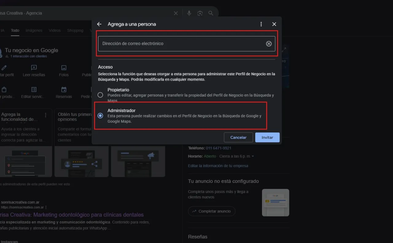 Modal Agrega a una persona con el campo de email destacado y la opción Administrador seleccionada como rol recomendado